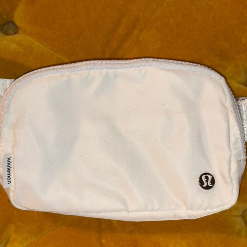 Lululemon White Belt Bag Waist Pack Fanny Pack Adjustable Strap